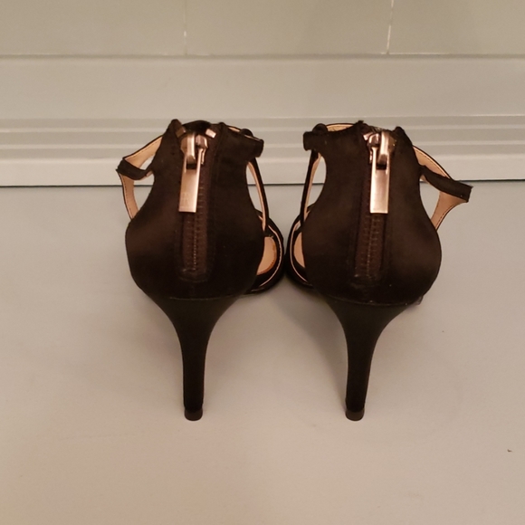 New Pelle Moda Ruby Black Strappy Heels - Picture 2 of 7